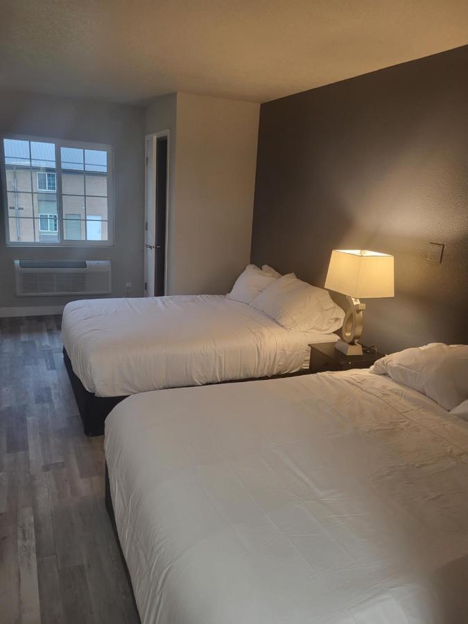Red Fox Inn And Suites Waverly Экстерьер фото