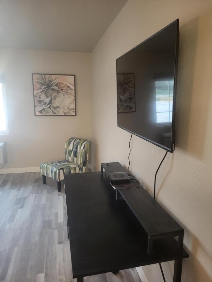 Red Fox Inn And Suites Waverly Экстерьер фото
