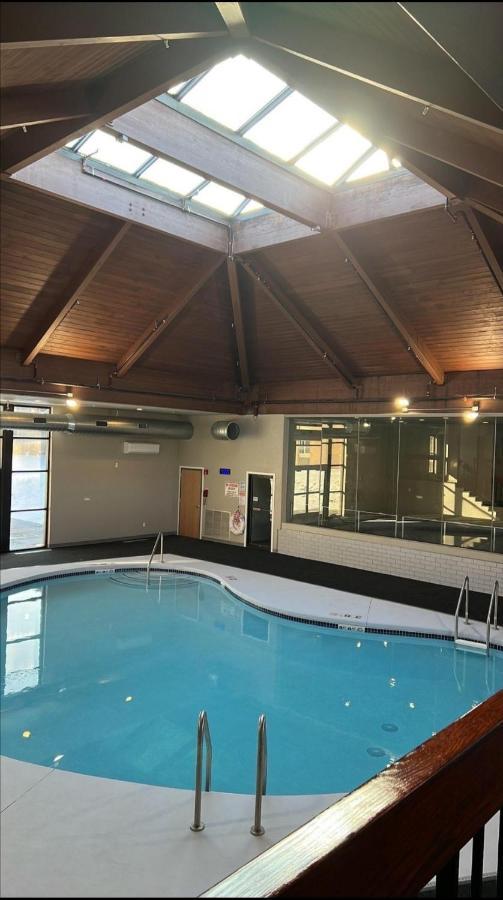 Red Fox Inn And Suites Waverly Экстерьер фото