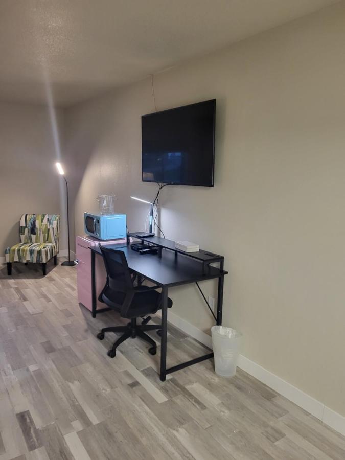 Red Fox Inn And Suites Waverly Экстерьер фото